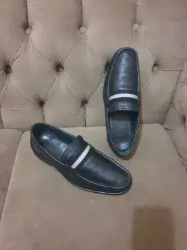 Mulus .authentic sepatu .loafers bally size 45