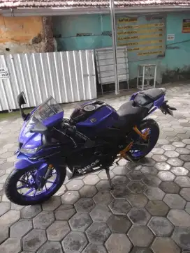 R15 2019 KM 3000