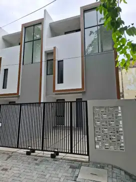 Rumah baru, 3 lt, terang, shm Citra Garden 2