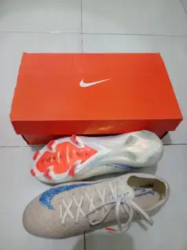 SEPATU BOLA NIKE AIRZOOM BEKAS