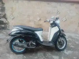 Yamaha Fino Hitam