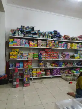 Dibutuhkan cepat asisten supir untuk pengirima