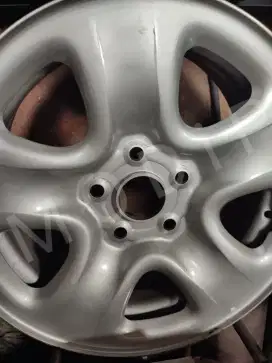 velg velek pelek kaleng r16 lobang 5x114.3 Lebar 6.5inch warna silver