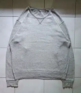 Crewneck Uni*lo (thrift)