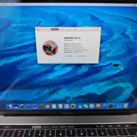 Macbook Pro 2017 Ram 16 Ssd 256 Core I7 full set Dual Vga lyar 15 inch
