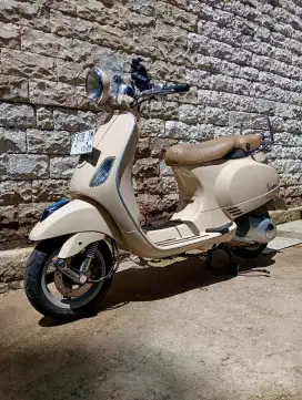 Vespa LXV 3V ie Low KM Antik