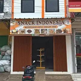 Pekerja Toko Wanita