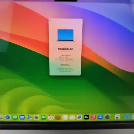 Macbook Air M2 Ram 8 Ssd 256 layar 15 inch Space grey Mulus like new