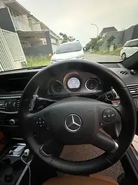 Mercedes-Benz E300 2010 Bensin