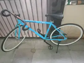 Sepeda Fixie gear