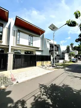 Rumah Baru Mewah di Area Sawojajar Malang