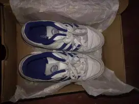 SEPATU ADIDAS ORIGINAL WHITEBLUE 42UK