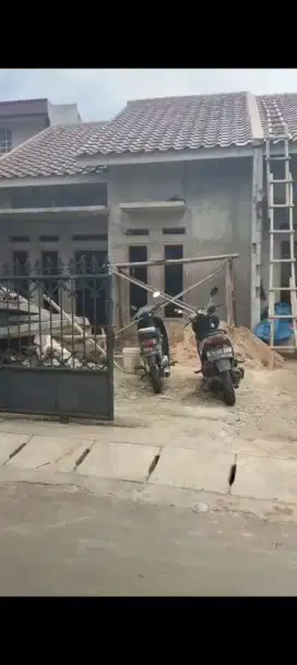 RUMAH BARU PINGGIR JALAN HANYA ADA 2 UNIT