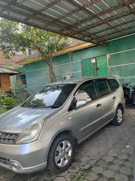 Nissan Grand livina 2010 Bensin