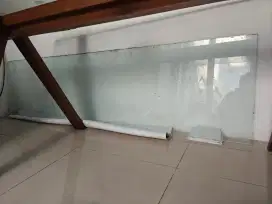 Kaca (bekas dari skylight)