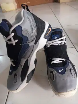 Sepatu basket Air jordan