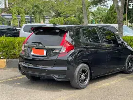 Dijual: Lampu Belakang Honda Jazz GK5 Asli – Kondisi Mulus!
