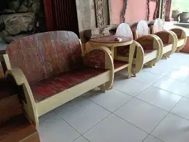 Kursi becak sedan jadul antik