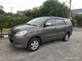 Toyota Kijang Innova 2011 Bensin