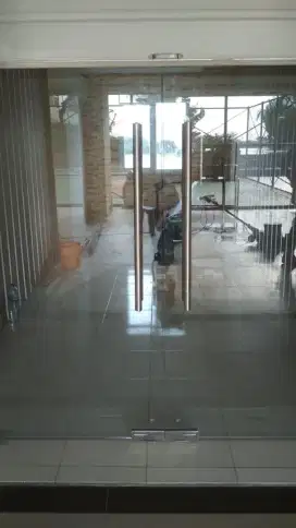 Partisi alumunium kaca pintu
