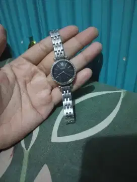 jam fosil model clasik