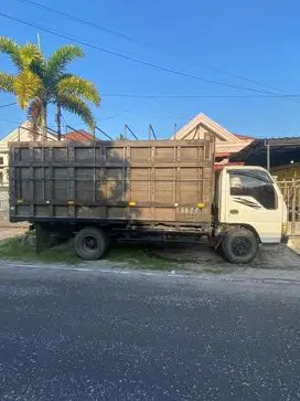 Dijual Truk Isuzu Elf Roda 6 2013