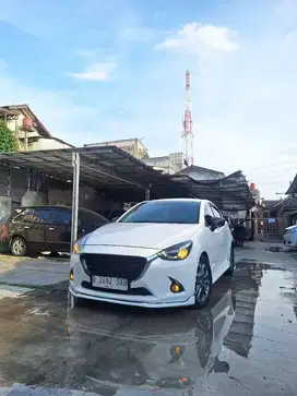 mazda 2 type R AT tahun 2015 istimewa terawat siap pakai