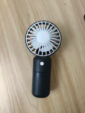 Kipas Angin Portable Ukuran Kecil Warna Hitam