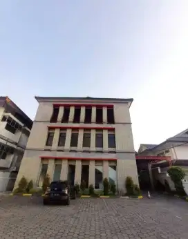 Disewakan gedung besar ditengah kota jogja cocok buat perkantoran