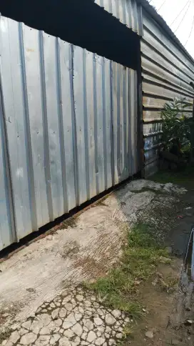Jual borong bangunan bekas workshop besi hollow dan spandex