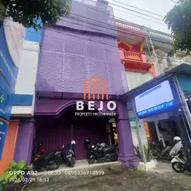 DISEWAKAN RUKO MURAH 3 LANTAI DITENGAH KOTA PUSAT USAHA DAN PERBANKAN