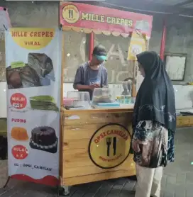 Booth kayu bekas