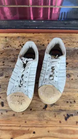 Dijual Sepatu sneakers Adidas Size 42