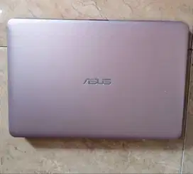 Laptop Asus 14 mulus