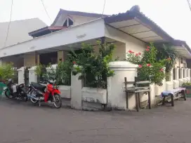 Dijual rumah posisi HUK lokasi 2mobil asembaris tebet
