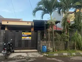 Di jual rumah strategis
