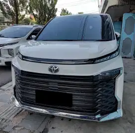 Toyota Voxy 2.0 Allnew Model CVT 2023 Putih