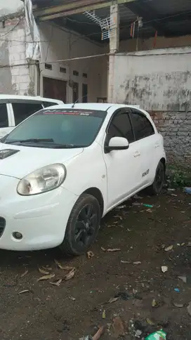 Nissan March 2012 Bensin