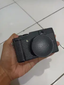 Kamera Fuji X-10