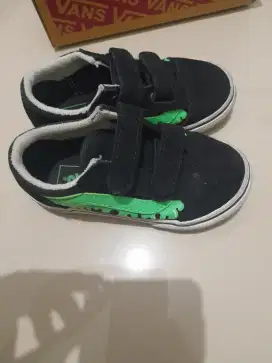 2 sepatu anak 1 vans dan 1 Nike 100% ori