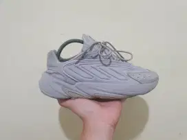 Sepatu Adidas Ozelia Grey