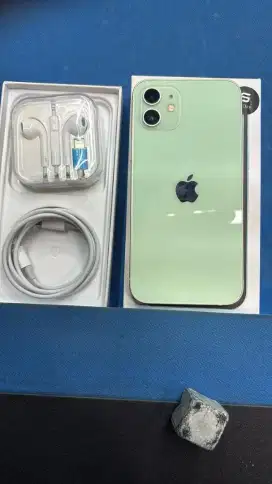 iPhone 12 hijau