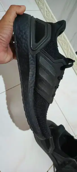 Sepatu Adidas Ultraboost