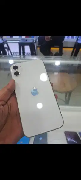 JUAL CEPAT IPHONE 11 128GB EKS IBOX BH 88% WHITE