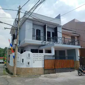 Rumah 3 Lantai Siap Huni di Cendana Residence Pamulang Tangerang