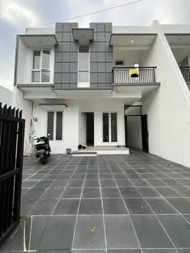 Rumah baru siap huni 500meter ke pintu toll jatiwaringin