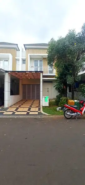 Disewakan rumah 2 lantai di summarecon bekasi