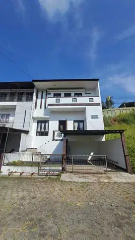 Rumah Minimalis 2 Lantai Asri di Area Sariwangi Bandung