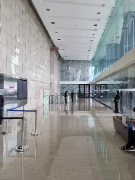 Disewakan unit kantor 150 + 100m2 di Alamanda Tower di depan tol JORR