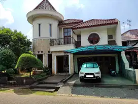 Rumah 3 Lantai Hoek Di Persada Kemala - Jakasampurna Bekasi Barat.